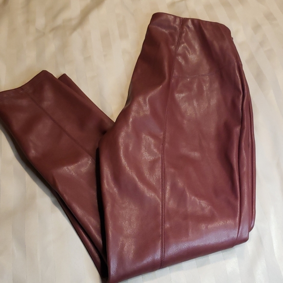 Andrew Marc, leather like, waste control, burgandy - Picture 11 of 14